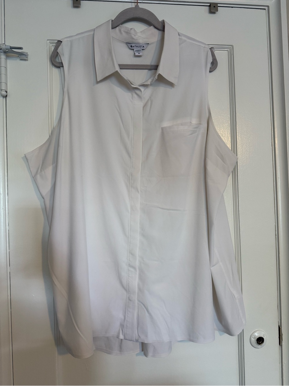 Athleta Urbanite II White Sleeveless Button-Down Blouse with Chest Pocket